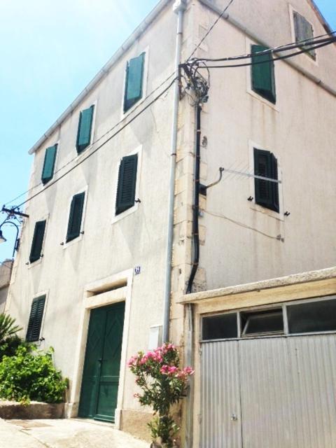 Apartman Gracin Primosten Luaran gambar