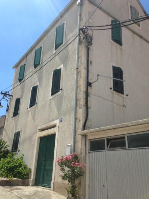 Apartman Gracin Primosten Luaran gambar