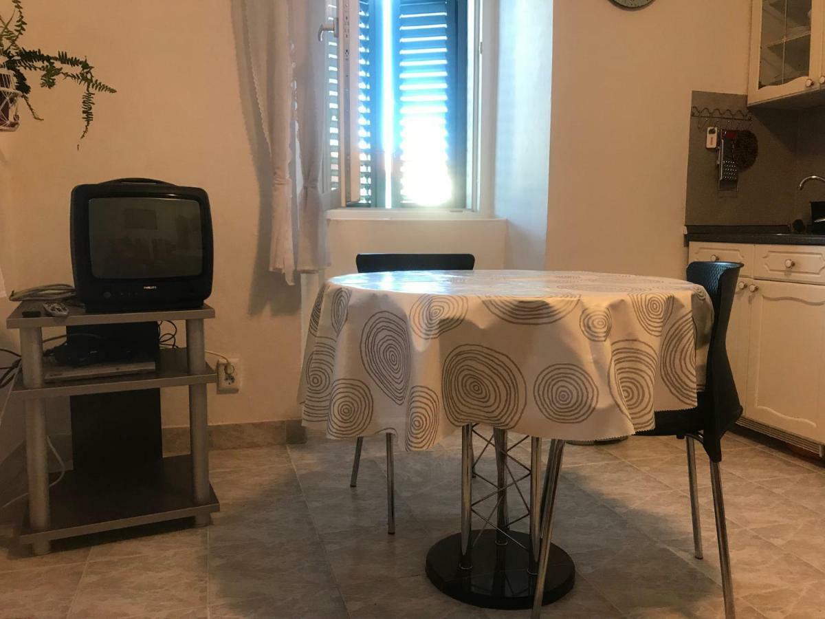 Apartman Gracin Primosten Luaran gambar